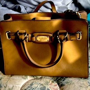 Gently used michael kors authentic purse.